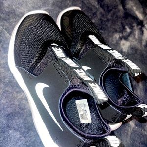 Kids Nike size 11 and 12 new